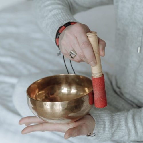 kirtan, chant sacré, bols tibétains carillons chants